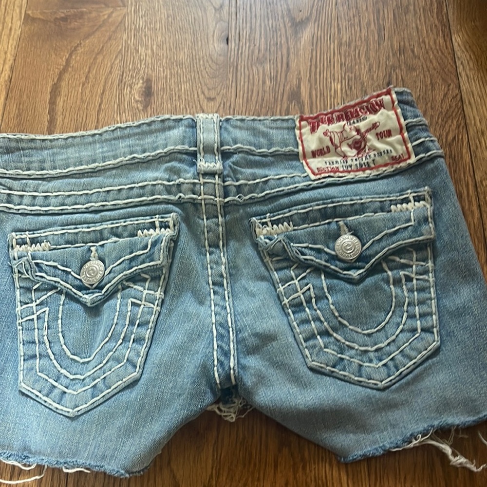 True religion cut off shorts size 26 Lily Super T thread